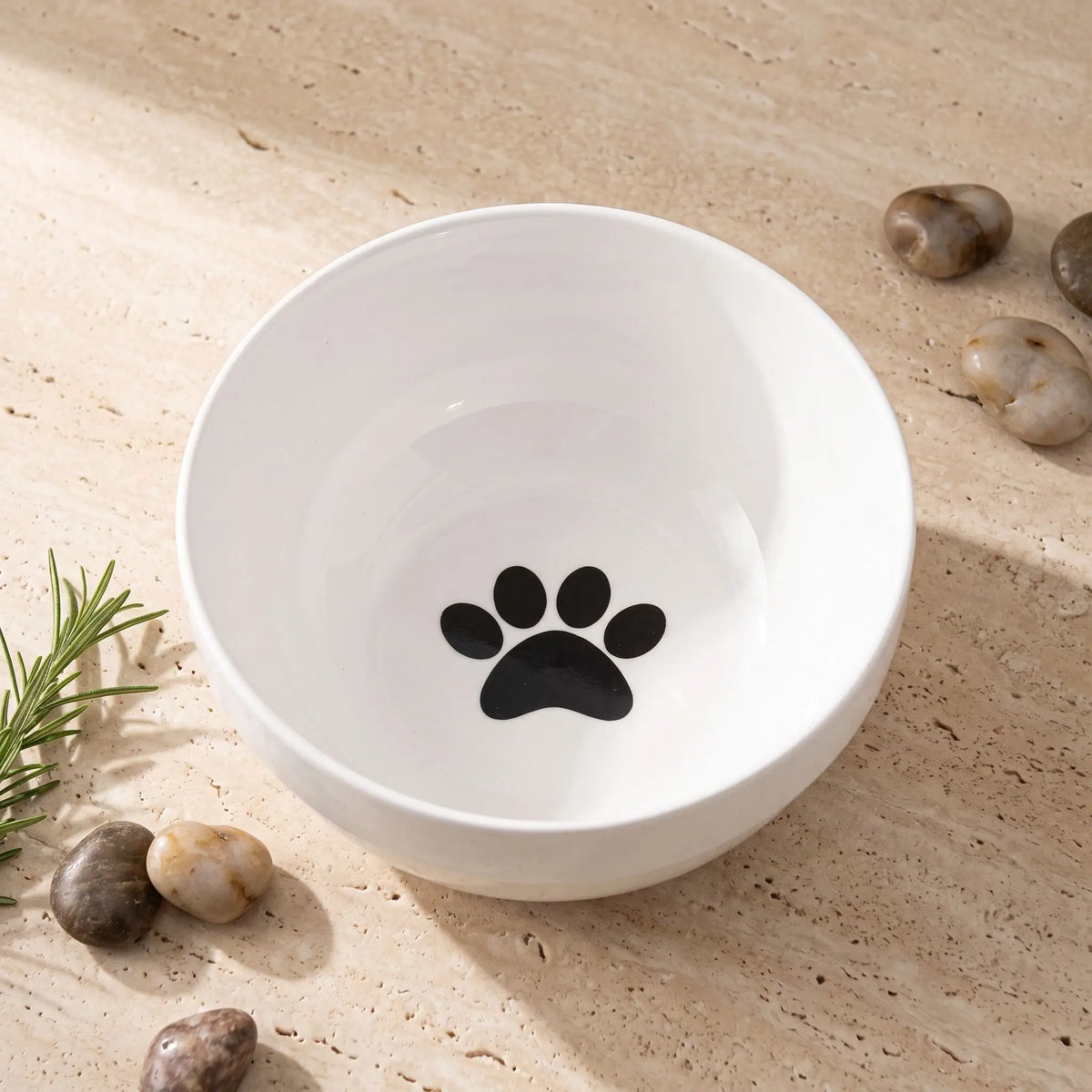 gamelle en ceramique pour chat blanche avec empreinte de patte noire