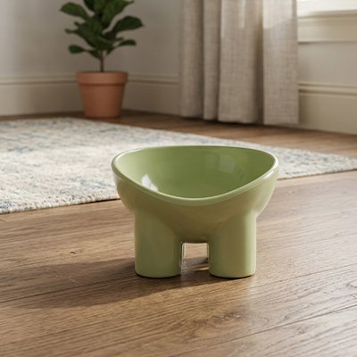 Gamelle surélevée chat vert Olive au salon